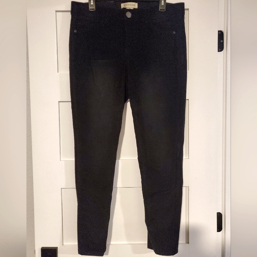 NWOT Democracy Corduroy Skinny Ab Tech Jeans 14